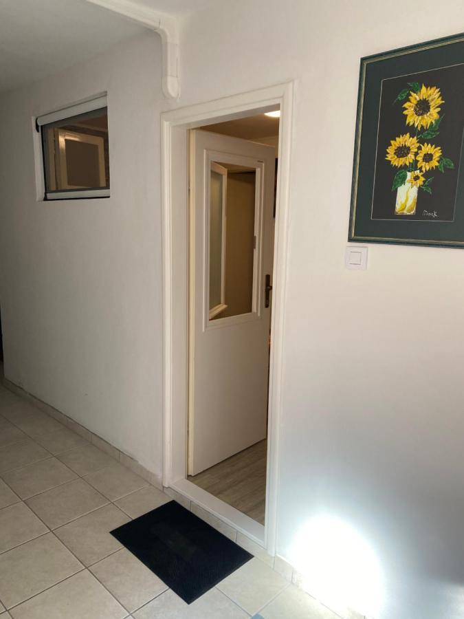 Studio Piran Luaran gambar