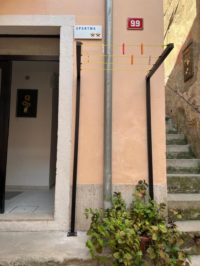 Studio Piran Luaran gambar